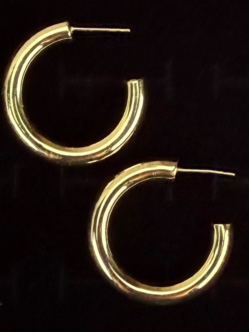 Pretty lightweight, thick goldtone hoop pierced earrings